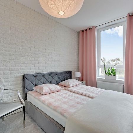 Apartament Mistral กดิเนีย ภายนอก รูปภาพ
