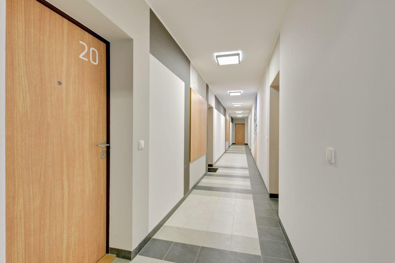 Apartament Mistral กดิเนีย ภายนอก รูปภาพ